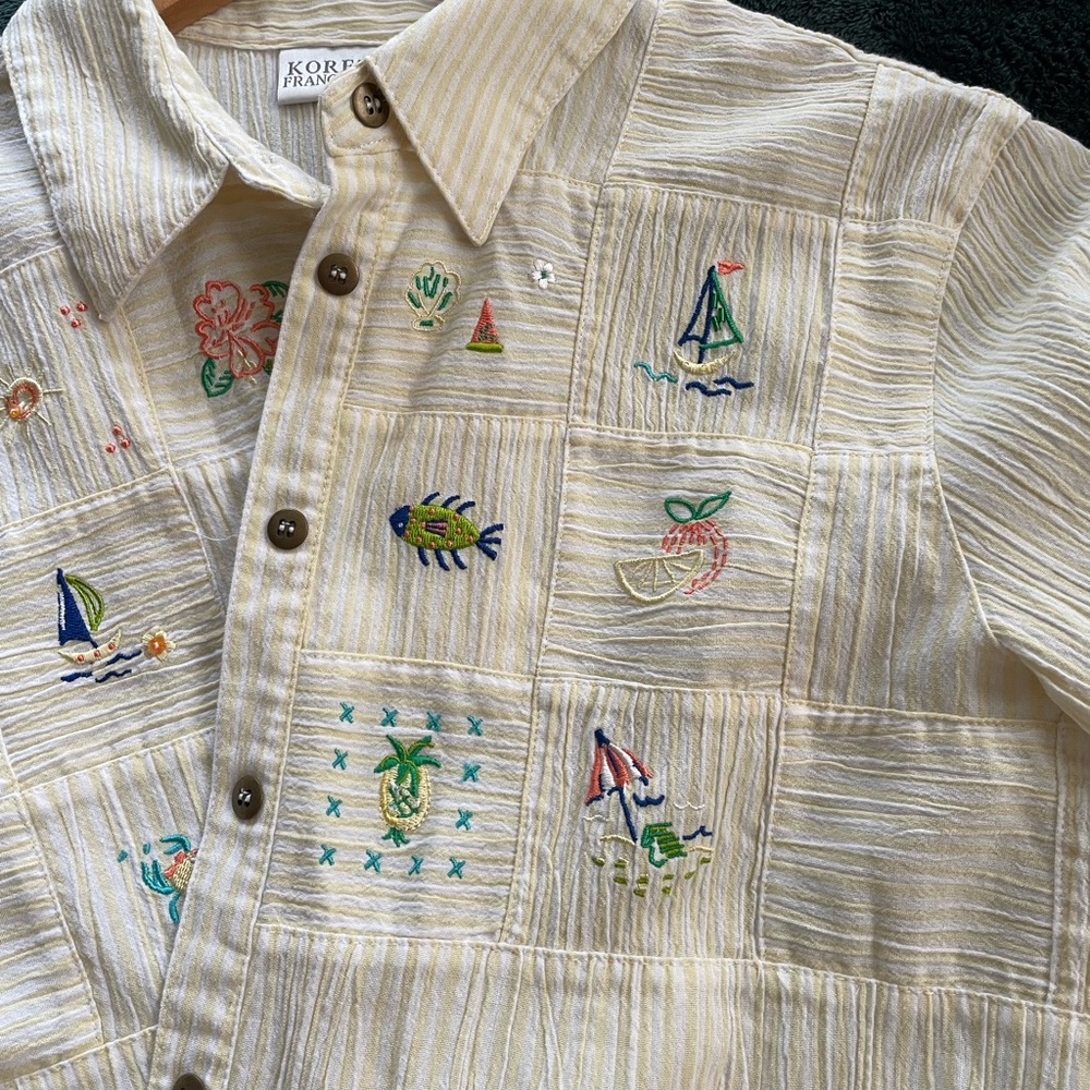 Vintage Embroidered Yellow Button Down Shirt Size L